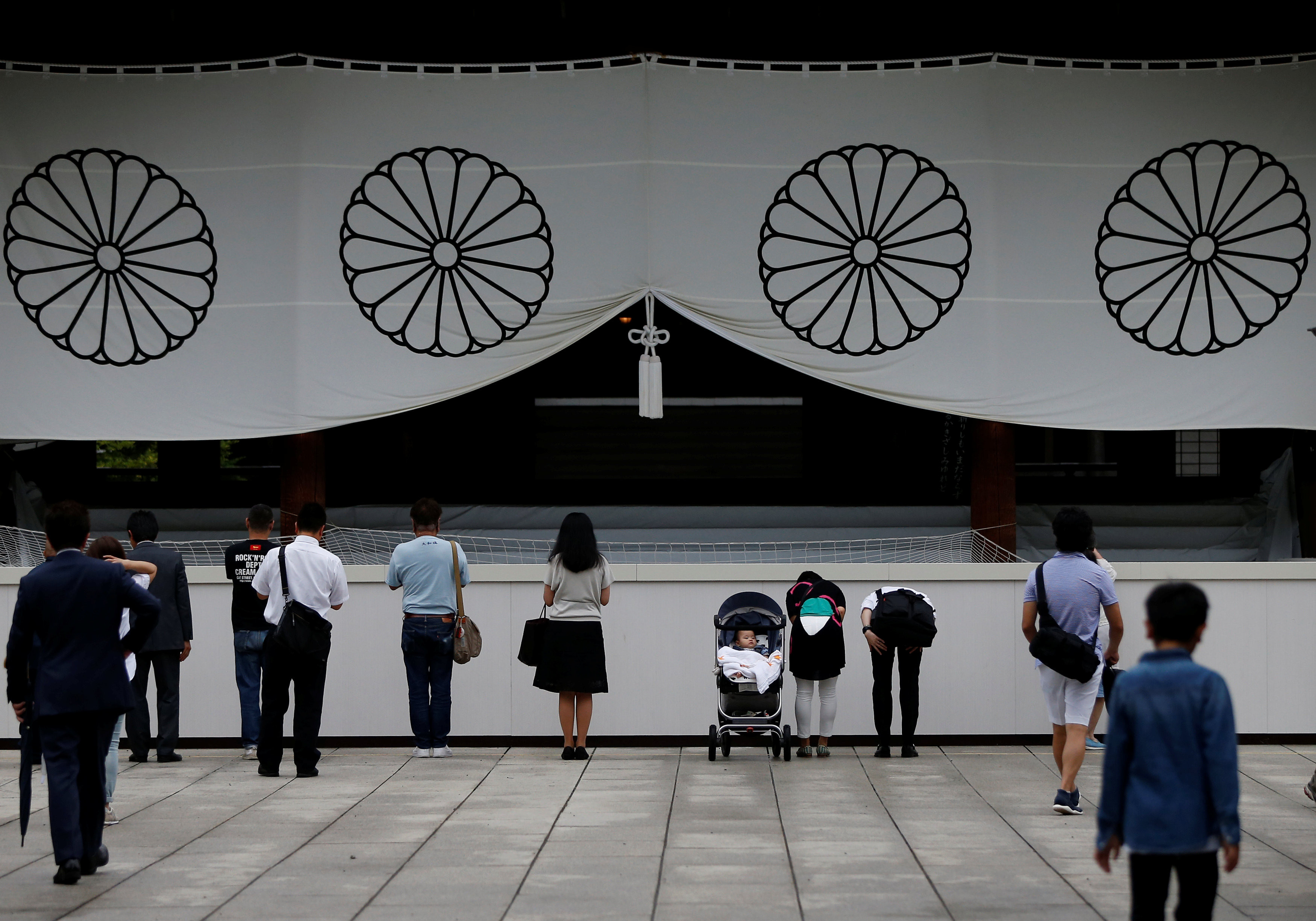 ▲▼日本戰敗投降72周年,靖國神社。（圖／路透社）