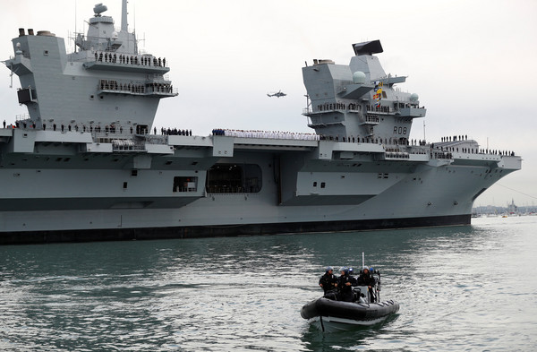 ▲▼伊麗莎白女王號航空母艦抵達樸茨茅斯。（圖／路透社）