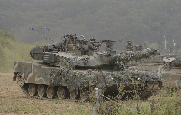 ▲▼南韓軍隊在「三八線」做砲擊訓練時發生爆炸，造成1人死亡，6人重傷。圖為南韓K1主力戰車。（圖／達志影像／美聯社）