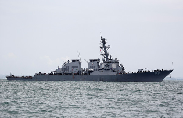 ▲▼美國軍艦在新加坡與大馬爭議島礁附近發生撞船意外。（圖／路透社）