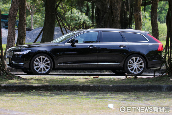 ▲北歐雅痞旅行車！Volvo V90雙車型體驗《視覺篇》。（圖／記者張慶輝攝）