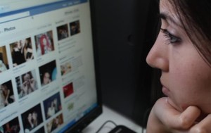 Facebook解釋如何處理用戶死後帳號