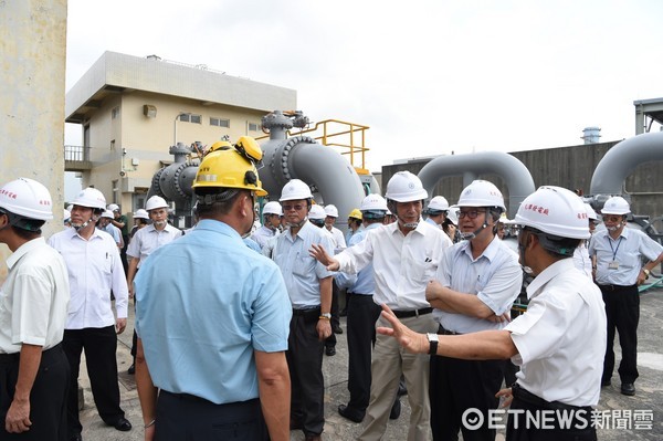 ▲▼815停電調查小組首次實勘　要求中油釐清行政責任。（圖／行政院提供）