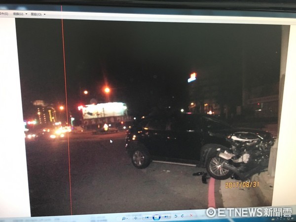 ▲車輛未熄火遭偷，在台灣大道發生車禍。（圖／警察局提供）