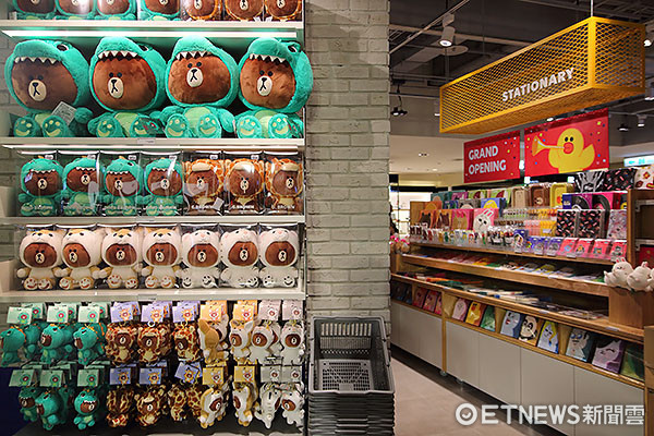 ▲ LINE FRIENDS STORE 新光三越台中中港店。（圖／記者鄭惟仁攝）