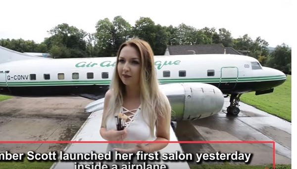 ▲把飛機改造成美妝髮廊，英富豪女完成兒時夢想。（圖／取自YouTube／SWNS TV）