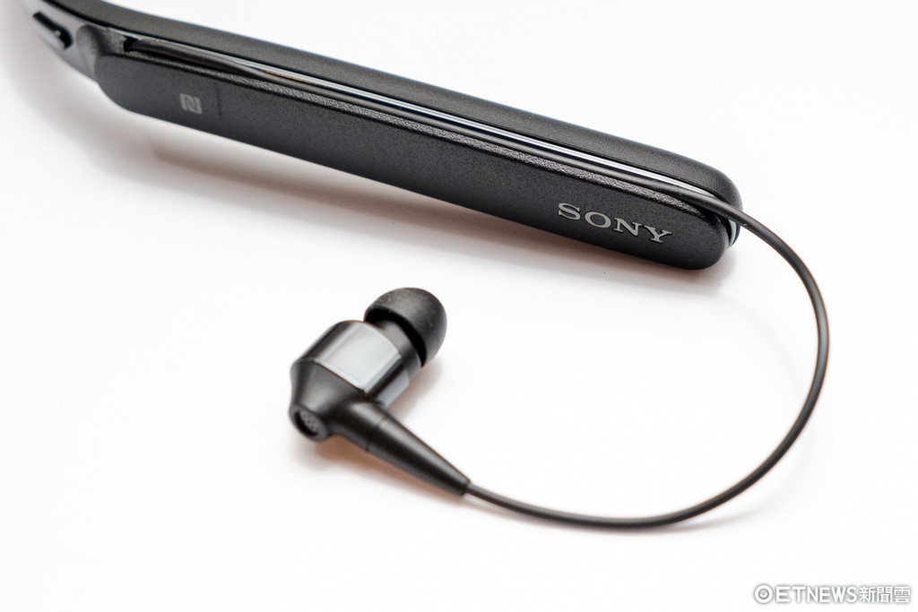 Sony WH-1000XM2、WI-1000X 抗噪耳機體驗。（圖／記者莊友直攝）