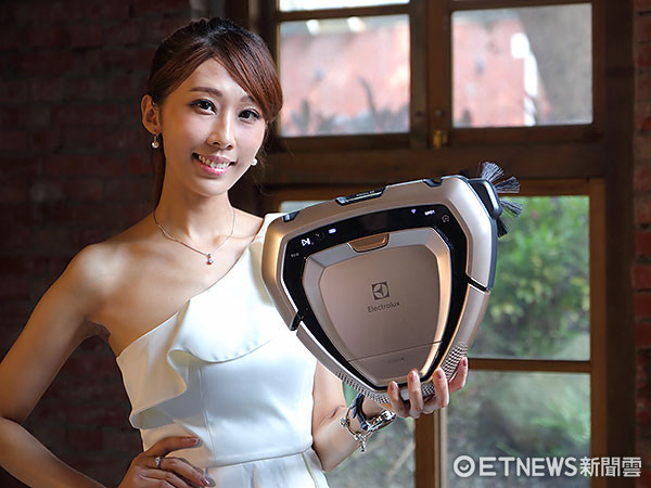 ▲ 伊萊克斯掃地機器人PUREi9高貴登台:不勾線、超聰明。(圖/記者鄭惟仁攝)