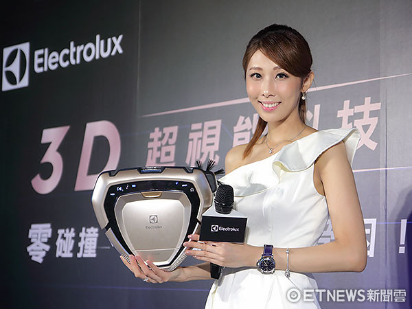 ▲ 伊萊克斯掃地機器人PUREi9高貴登台:不勾線、超聰明。(圖/記者鄭惟仁攝)