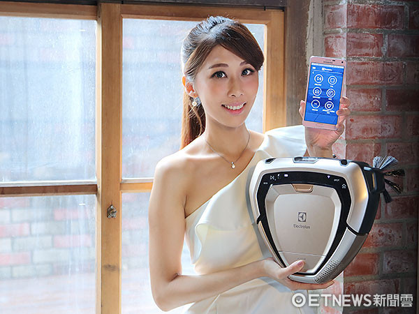 ▲ 伊萊克斯掃地機器人PUREi9高貴登台:不勾線、超聰明。(圖/記者鄭惟仁攝)