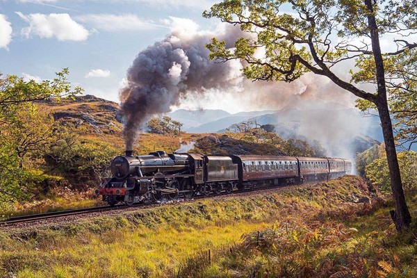 ▲行駛於英國和蘇格蘭之間的霍格華茲列車。（圖／West Coast Railways粉絲頁）