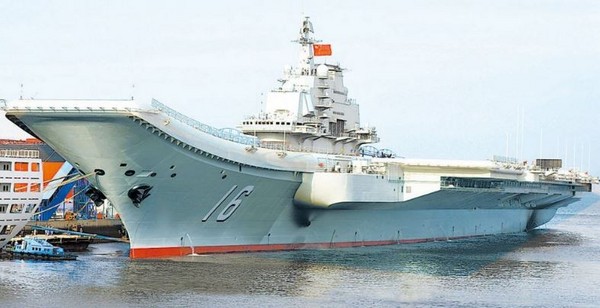 ▲▼2012年9月25日，中國第一艘航空母艦完成建造與試航，正式交付海軍。這艘航母命名為「中國人民解放軍遼寧艦」，舷號為「16」。中國首艘航母——遼寧艦交接入列。（圖／翻攝自中國軍網）