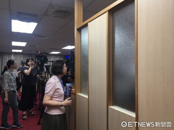 ▲▼立院會議室格局翻新,隔開媒體、旁聽席。(圖/記者楊佳穎攝)