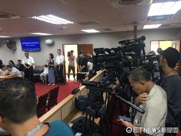 ▲▼立院會議室格局翻新,隔開媒體、旁聽席。(圖/記者楊佳穎攝)