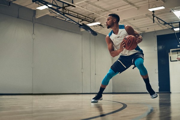 ▲ CURRY 4中國賽配色「MORE MAGIC」。（圖／UNDER ARMOUR 提供） 