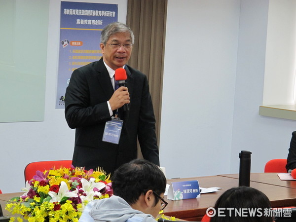 世新大學副校長陳清河分享數十年媒體教育經驗，呼籲全媒體識讀在融媒體時代的重要 。（圖／世新大學提供）