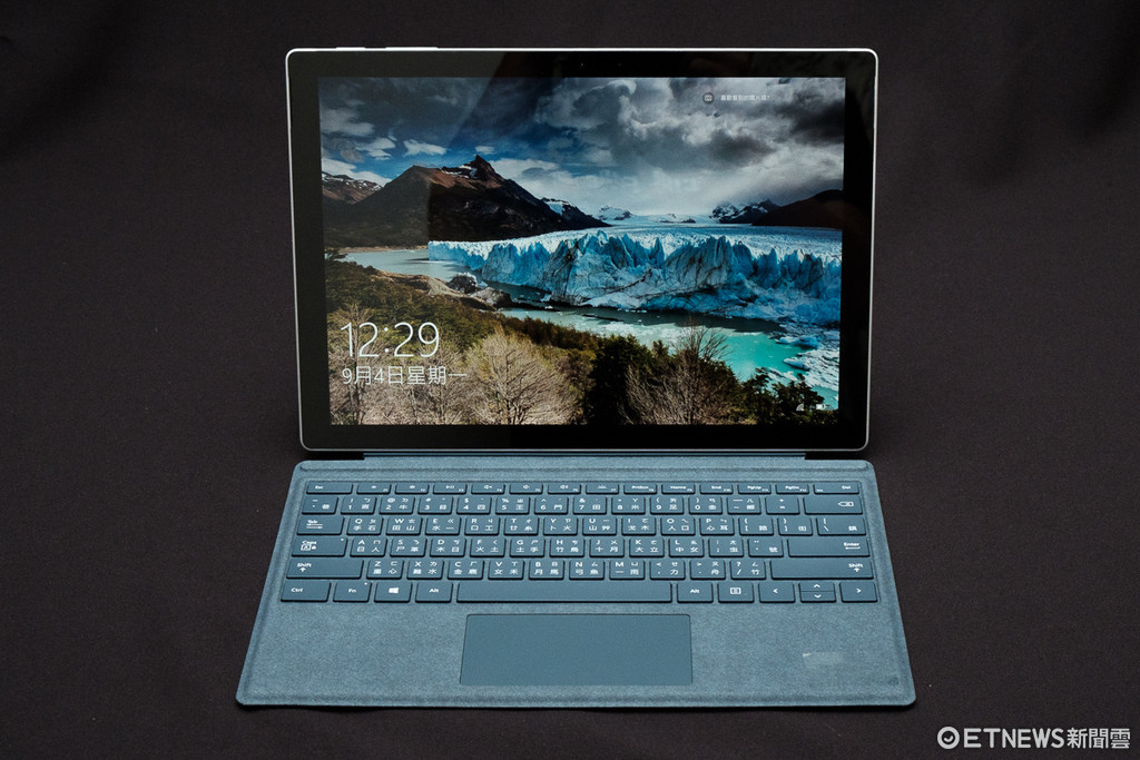 回歸本源、更趨成熟！微軟Surface Pro變形筆電體驗。（圖／記者莊友直攝）