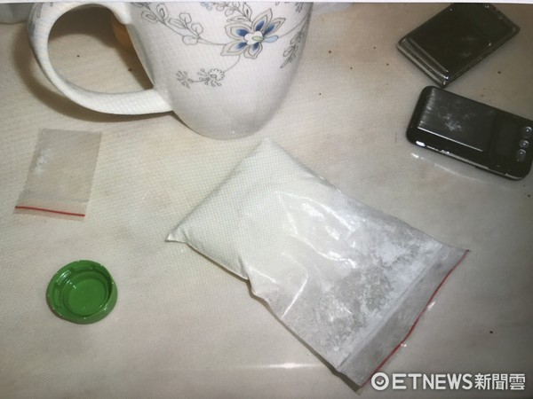 ▲台南市警四分局起獲毒品愷他命2包，分別為46.37公克及0.27公克。（圖／記者林悅翻攝）