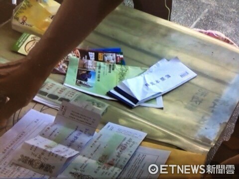 ▲台南市警四分局起獲本票及記帳簿一批證物。（圖／記者林悅翻攝）