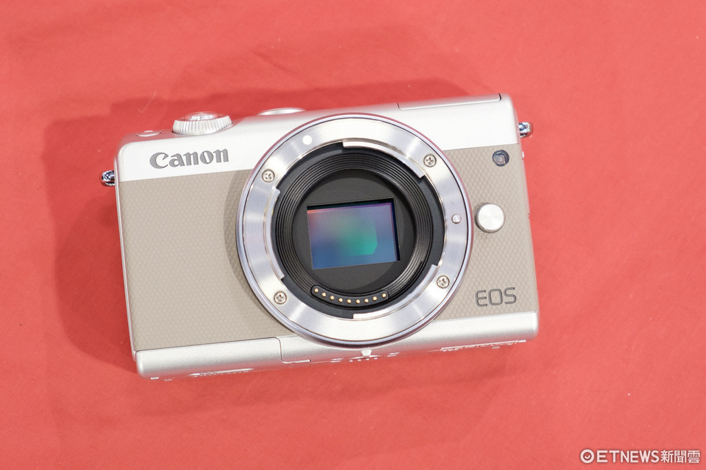 導入雙像素對焦！Canon入門微單M100開賣、售17,900元。（圖／記者莊友直攝）