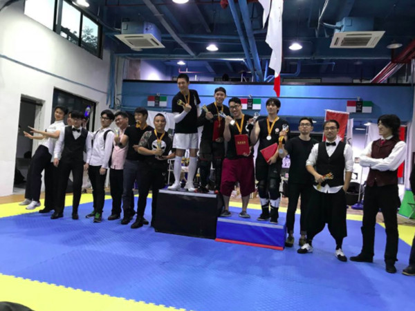 ▲伊塞爾上海全國賽雙手刀劍組冠軍。（圖／伊塞爾提供）