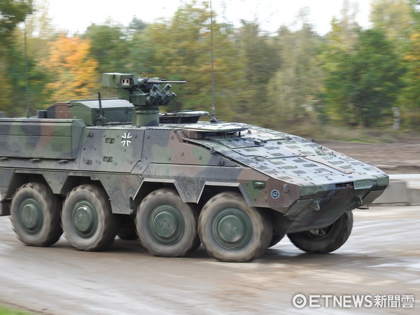 ▲▼拳師犬(Boxer)多功能裝甲車性能優異,近期在國際市場上也相當熱門,傳出連英國陸軍也想採購。(圖/黃竣民提供)