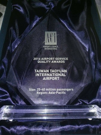 ▲桃機獎項又入手，獲國際機場協會「服務評比」雙料冠軍。（圖／桃機提供）