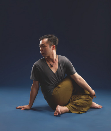 ▲瑜珈,魚王式。(圖/柿子文化提供)