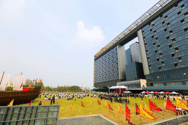 距長江僅100公尺的南京涵碧樓酒店，共規劃282個客房，將於12月開始試營運。（鄉林提供）