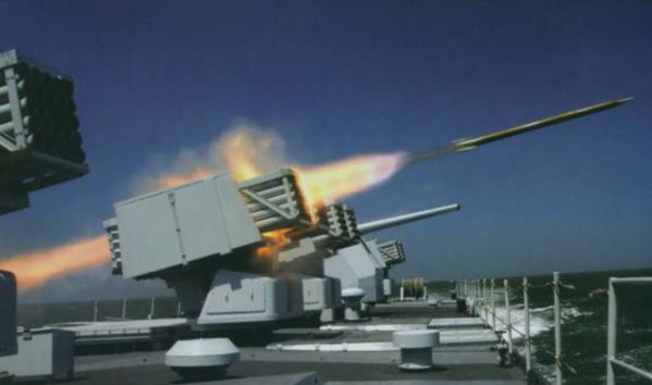 ▲▼解放軍海軍唯一一艘火力支援艦九江艦（舷號516），是自行設計建造的053H（江湖1級）導彈護衛艦，裝有5部50管122毫米火箭炮系統，最高可同時發射250枚火箭彈，目前已經退役。（圖／翻攝自大陸軍網）