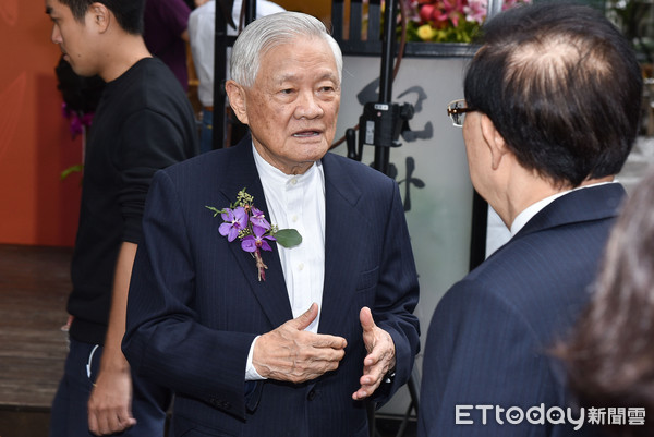 ▲▼《記憶裡的幽香──嘉義蘭記書局史料文集百年紀念版》新書分享及記者會。唐飛(圖/記者李毓康攝)