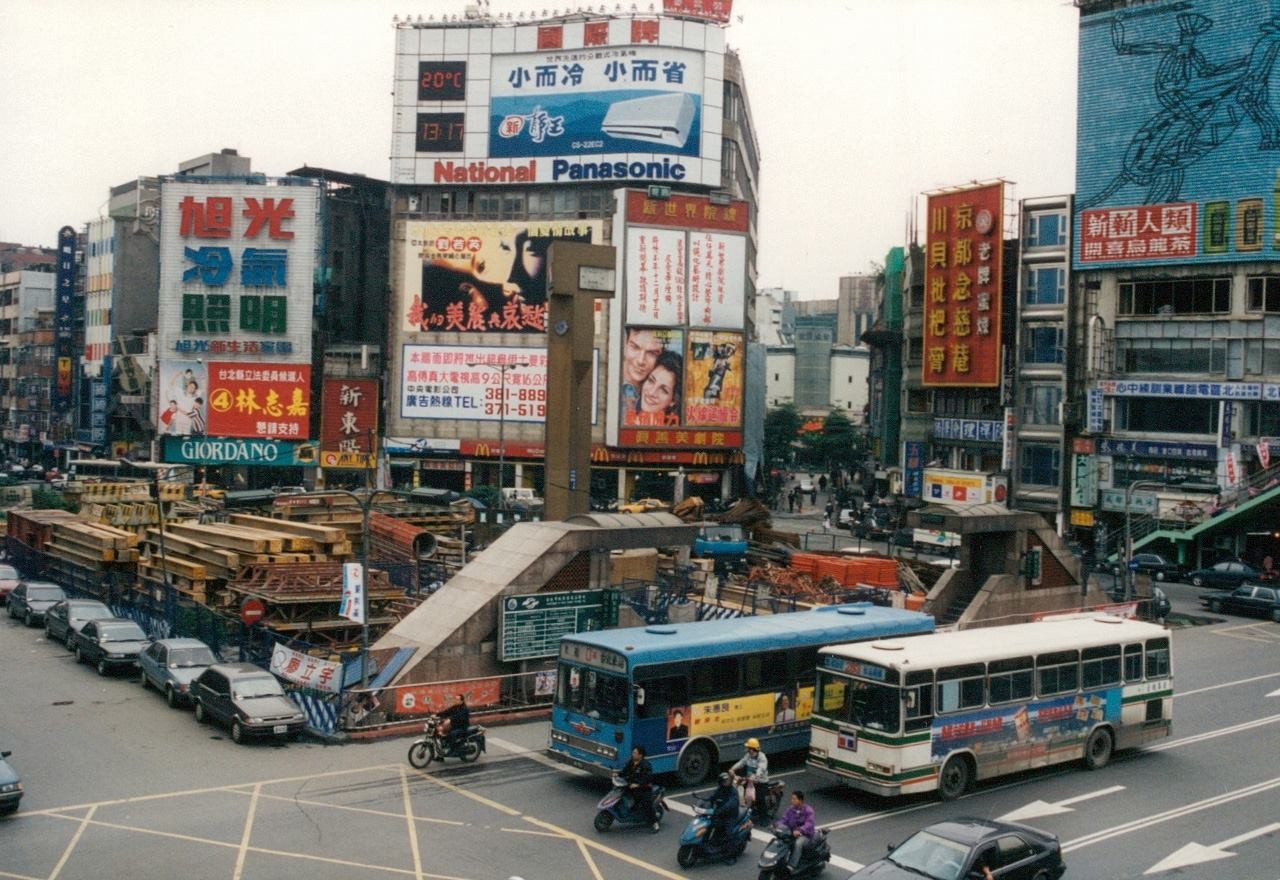 ▲西門町今昔。（圖／張哲生授權引用，請勿隨意翻拍，以免侵權。）