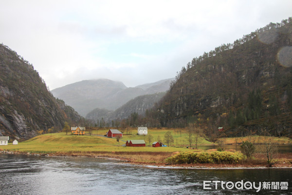 ▲挪威峽灣。(圖/記者黃士原攝)