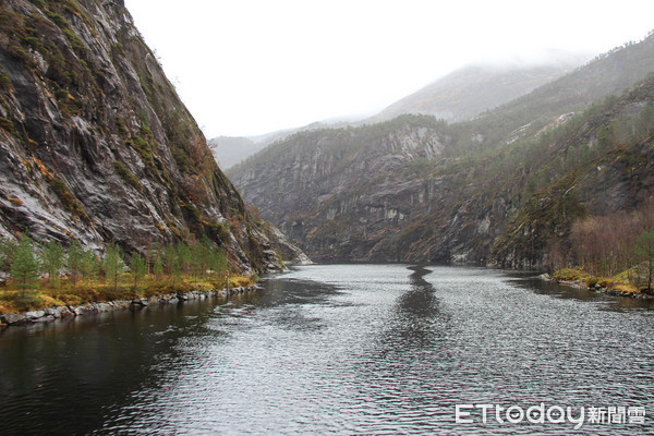 ▲挪威峽灣。(圖/記者黃士原攝)