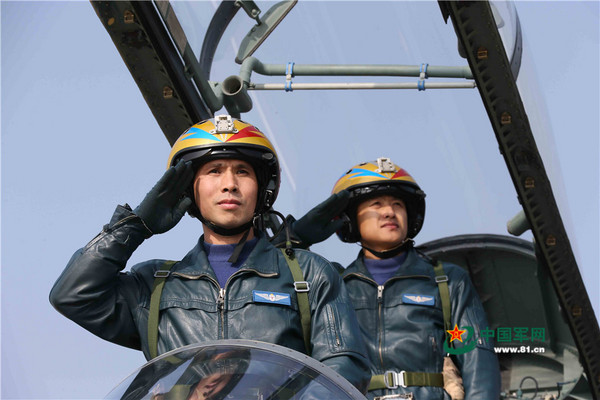 2011年開始舉行一年一度的「金頭盔」系列對抗空戰演練，目前已有800多名飛行員參加考核，57人次獲得金頭盔殊榮。（圖／翻攝自中國軍網）