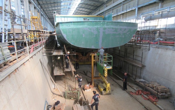 ▲海軍，獵雷艦，慶富，慶富造船。排水量達700餘噸的新艦，船型已初現，將在7月豎桅。圖為艦尾（資料照／慶富造船提供） 