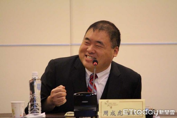 周成虎博士就任第19屆世新大學董事會董事長。（圖／世新大學提供）