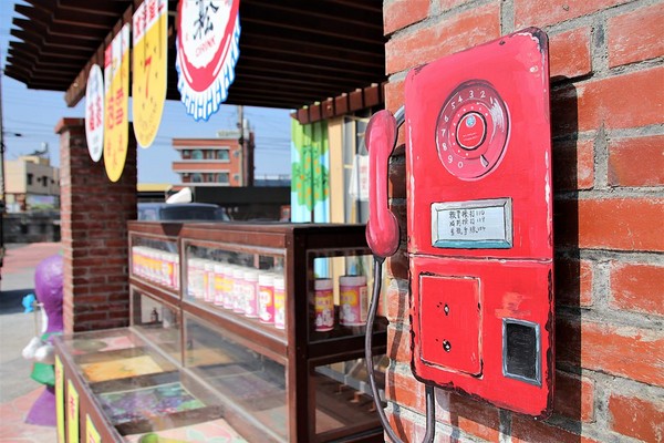 ▲彰化大村大路畔柑仔店彩繪牆。（圖／旅遊夜市趴趴走提供）