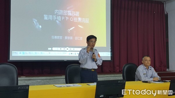 台東縣警察局成功分局為使同仁盡早接觸及熟悉新式手槍的操作方式，辦理新型手槍操作教育訓練。（圖／台東縣警察局提供）