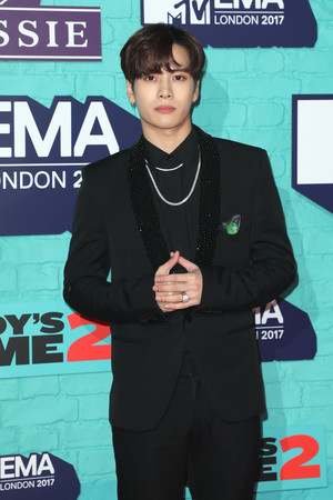 ▲王嘉爾（Jackson）出席MTV EMA 2017大獎。（圖／達志影像）