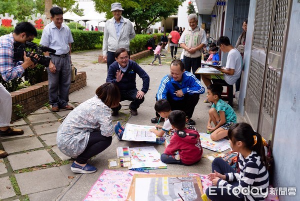 台東「公東的教堂」寫生比賽，現場200多位民眾參加，用畫筆為台東珍貴的文化資產留下美好紀錄。（圖／劉櫂豪辦公室提供）