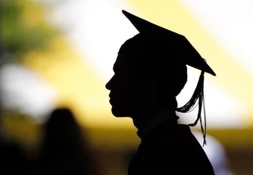 ▲▼ 本大學畢業生起薪10年來只增1%。（圖／路透社）