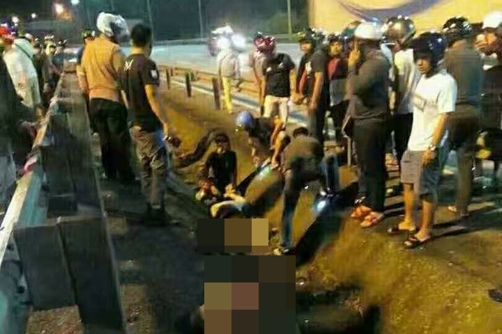 ▲馬來西亞芙蓉市一群騎士集體在高速公路狂飆,2輛機車相撞竟斷腿。(圖/翻攝自Malaysia Drive Safely臉書)