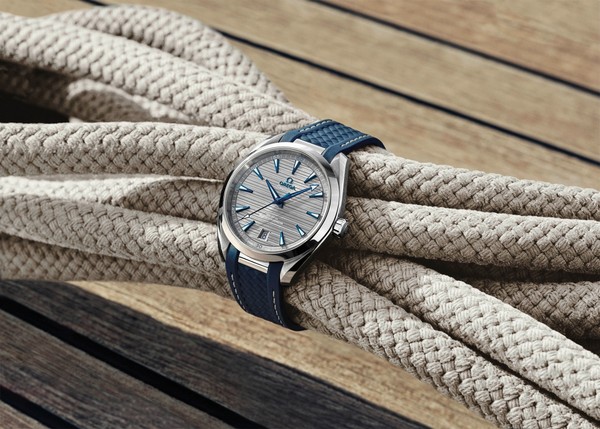 ▲莫允雯戴OMEGA最新海馬系列Aqua Terra腕錶（圖／品牌提供）