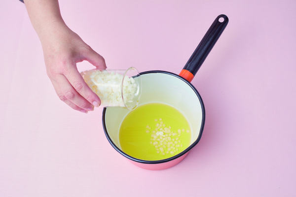 ▲《70種手作芳療驅蟲噴霧》。(圖/出色文化提供)