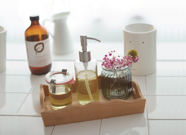 ▲《70種手作芳療驅蟲噴霧》。(圖/出色文化提供)