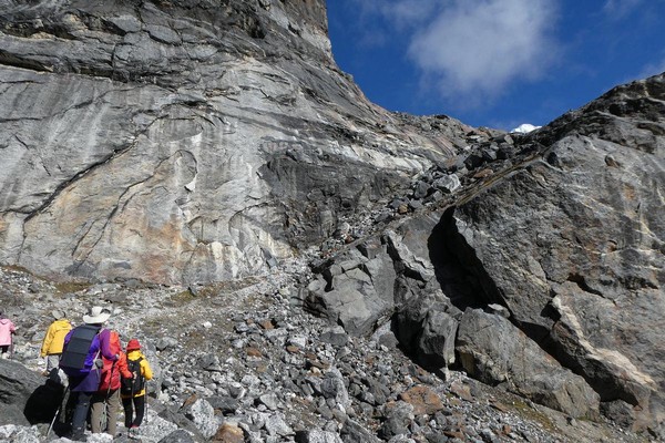 前方約60公尺陡坡，是此行最陡峻的路段。