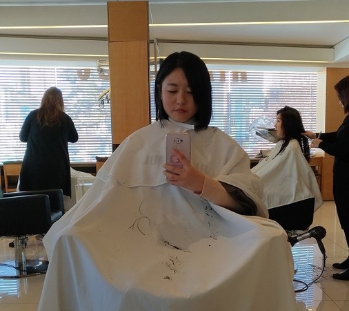 ▲空氣瀏海、染髮怎麼說？超實用韓文走進美髮院也不怕。（圖／太咪提供）