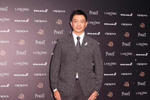 《大佛普拉斯》導演黃信堯獲得最佳新導演獎。