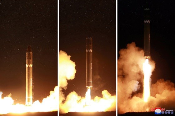 ▲▼北韓發射「火星-15」型洲際彈道飛彈。（圖／翻攝自北韓《勞動新聞》）
